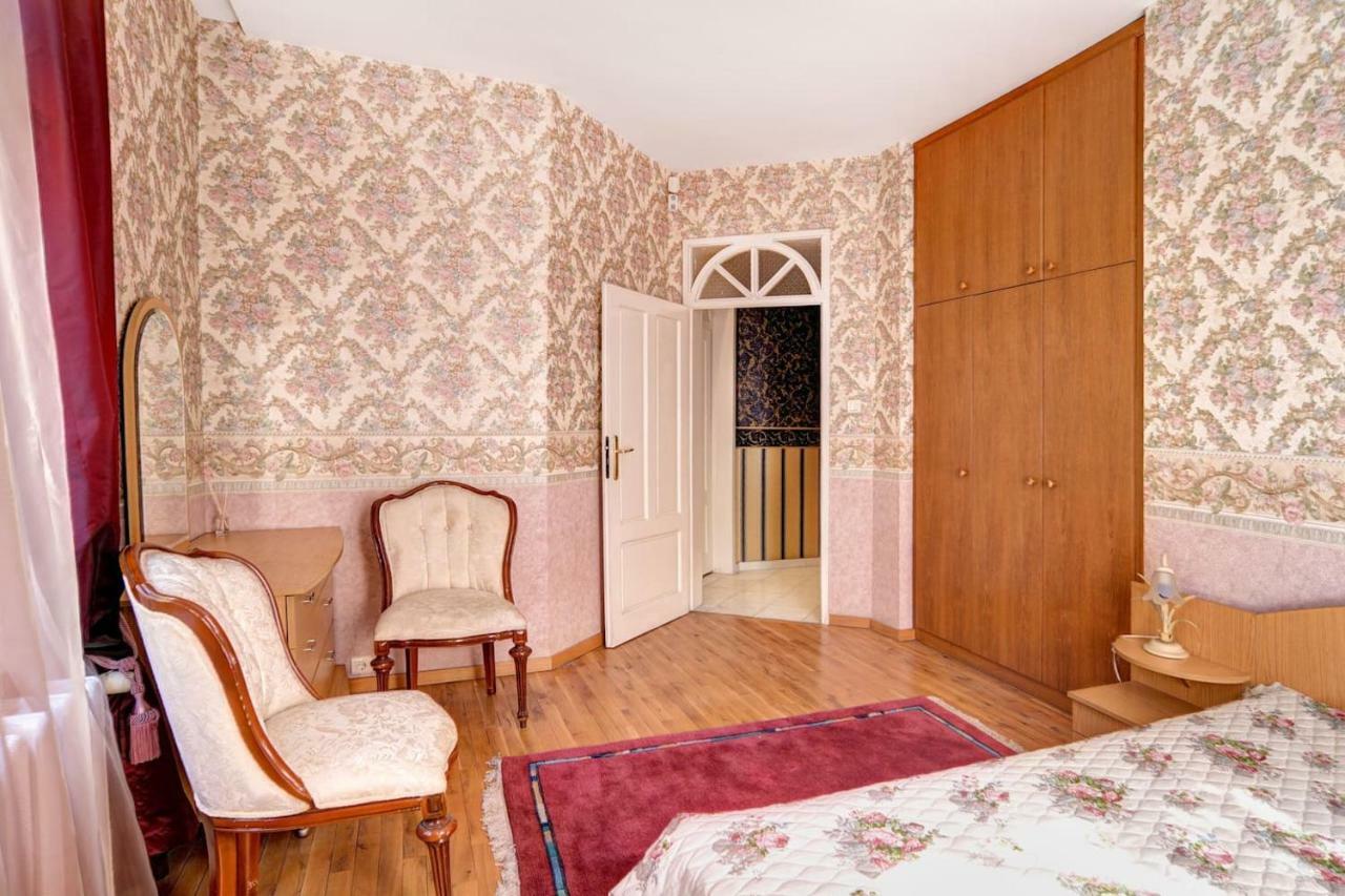 Aristocratic, Elegant, Designer Top Central Apartment Sofia Luaran gambar