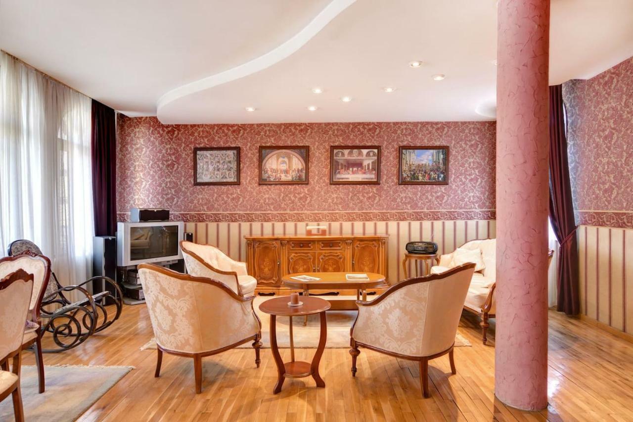 Aristocratic, Elegant, Designer Top Central Apartment Sofia Luaran gambar
